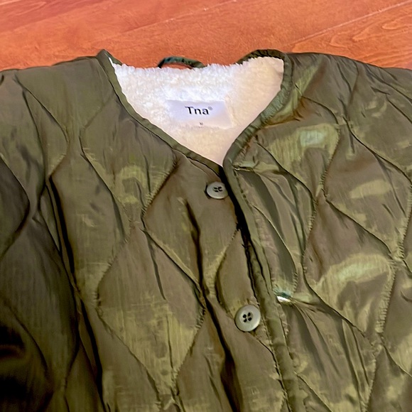 Aritzia Jackets & Blazers - Aritzia Tna quilted jacket